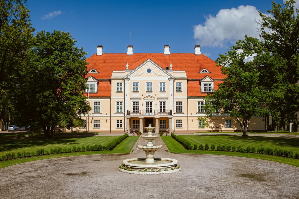 ホテル Malpils Manor エクステリア 写真