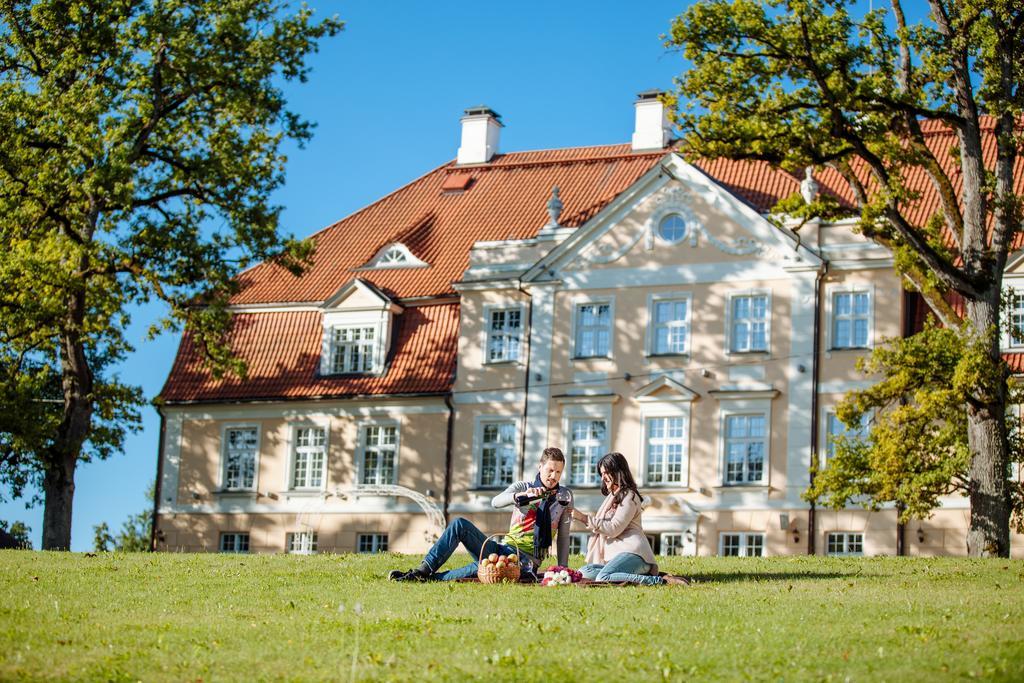 ホテル Malpils Manor エクステリア 写真