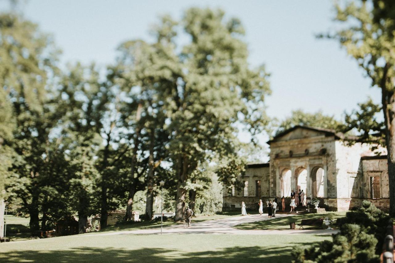 ホテル Malpils Manor エクステリア 写真